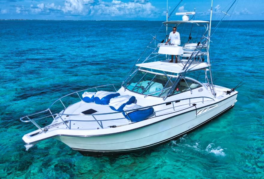 Spacious Rampage 38 Express ready for deep-sea adventures in Grand Cayman